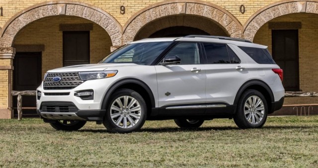 Ford Việt Nam triệu hồi hơn 4.000 xe Explorer do lỗi ốp trụ A